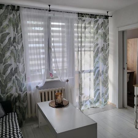 Апартаменти Apartament Zorzy Przy Instytucie Kardiologii Anin Варшава Екстер'єр фото
