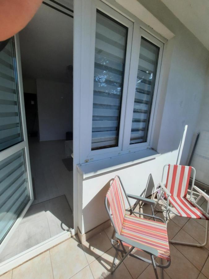 Апартаменти Apartament Zorzy Przy Instytucie Kardiologii Anin Варшава Екстер'єр фото
